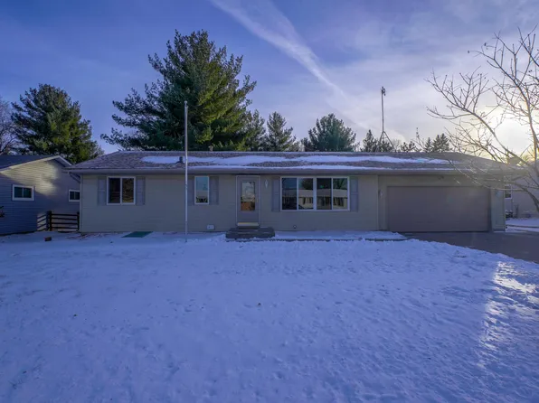 1004 Sunset Ln, River Falls, WI 54022