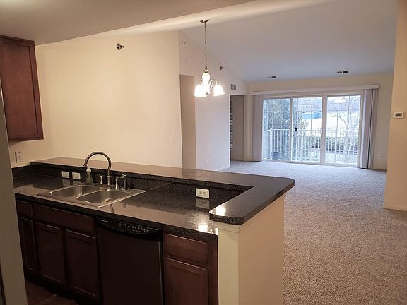 3rd image of 3215 Goldeneye Ln #92