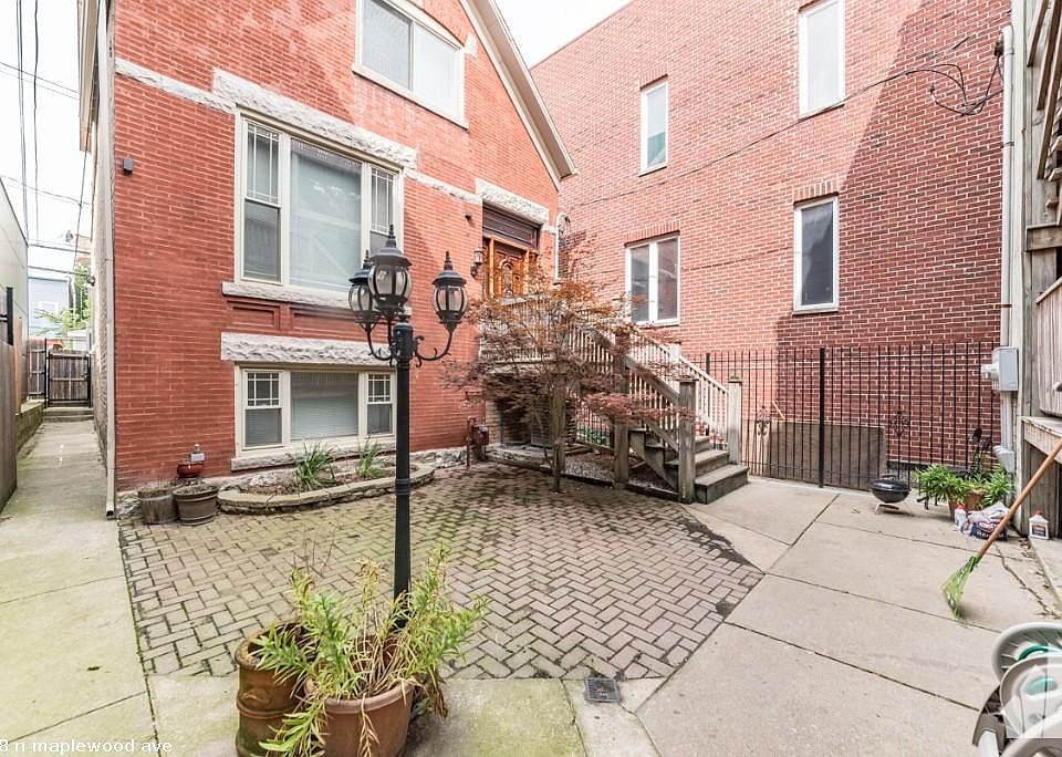 1st image of 1538 N Maplewood Ave #414
