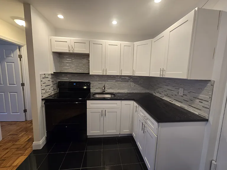 31-28 29th St #1E — Photo 5