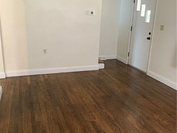 3rd image of 222 Franklin St