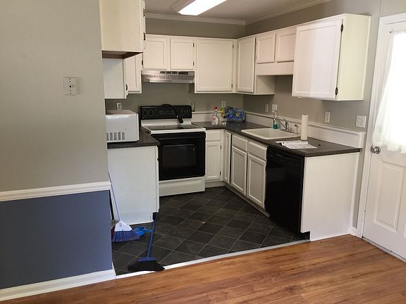 kitchen (fridge not pictured, but is included)