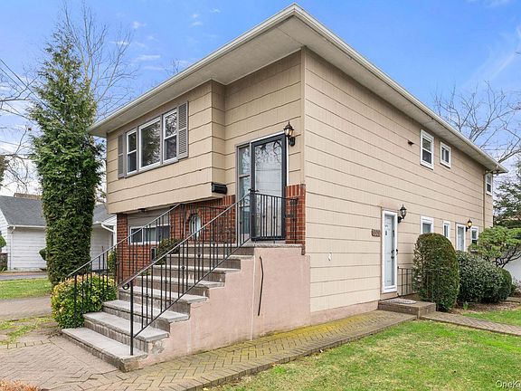 4th image of 409 barnard Avenue