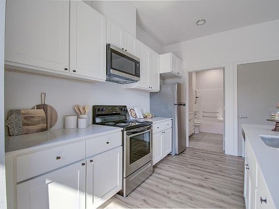 5th image of 1414 Markle Ave #205 & 305