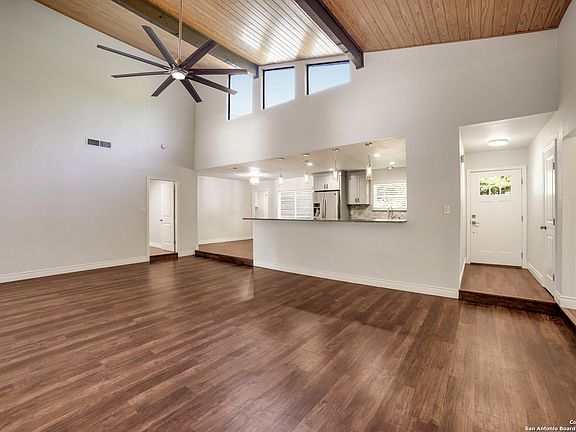 4th image of 3610 GREEN SPRING DR