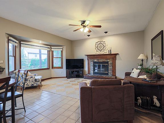 5th image of 5238 Bridle Ct