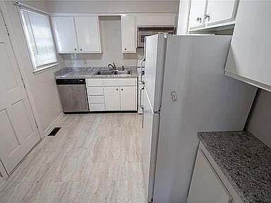 4th image of 4254 Crittenden Ave #4256