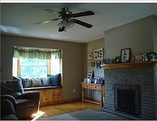 5th image of 601 Painter St