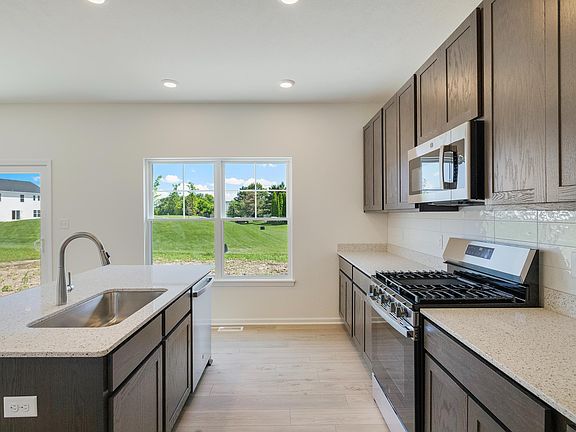 2nd image of 6880 Starling Dr