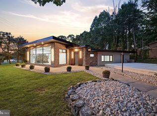 587 Moreland Rd, Huntingdon Valley, PA 19006