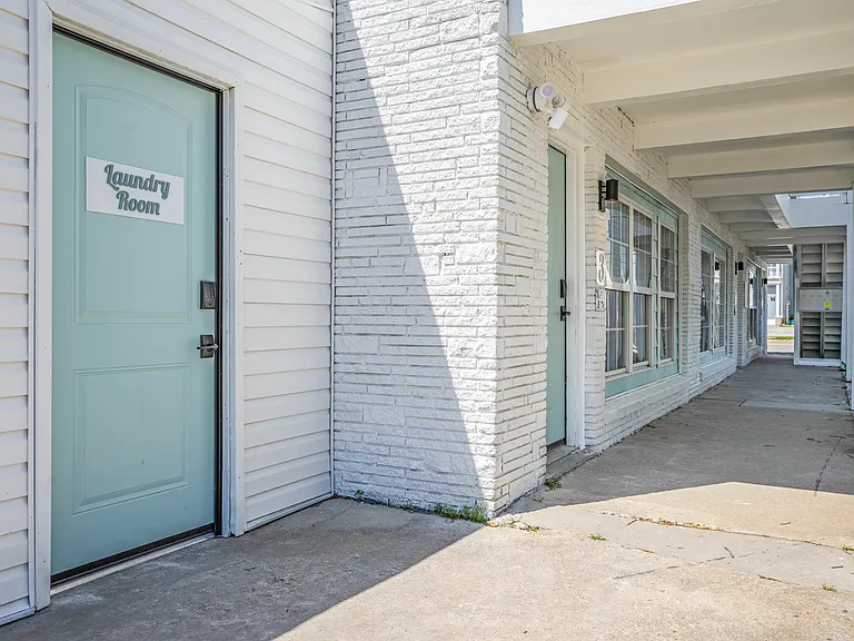 639 W Ocean View Ave — Photo 15