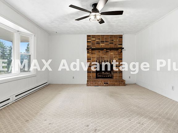 3rd image of 4928 Dixie Hill Rd