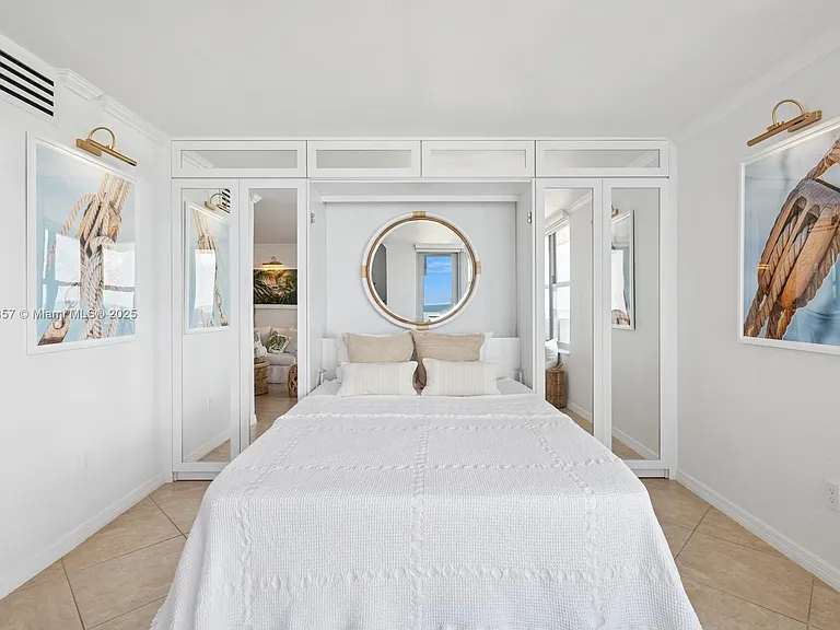 2899 Collins Ave #1025 — Photo 3
