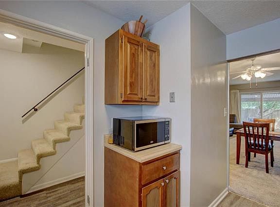 5th image of 8354 Woodward St