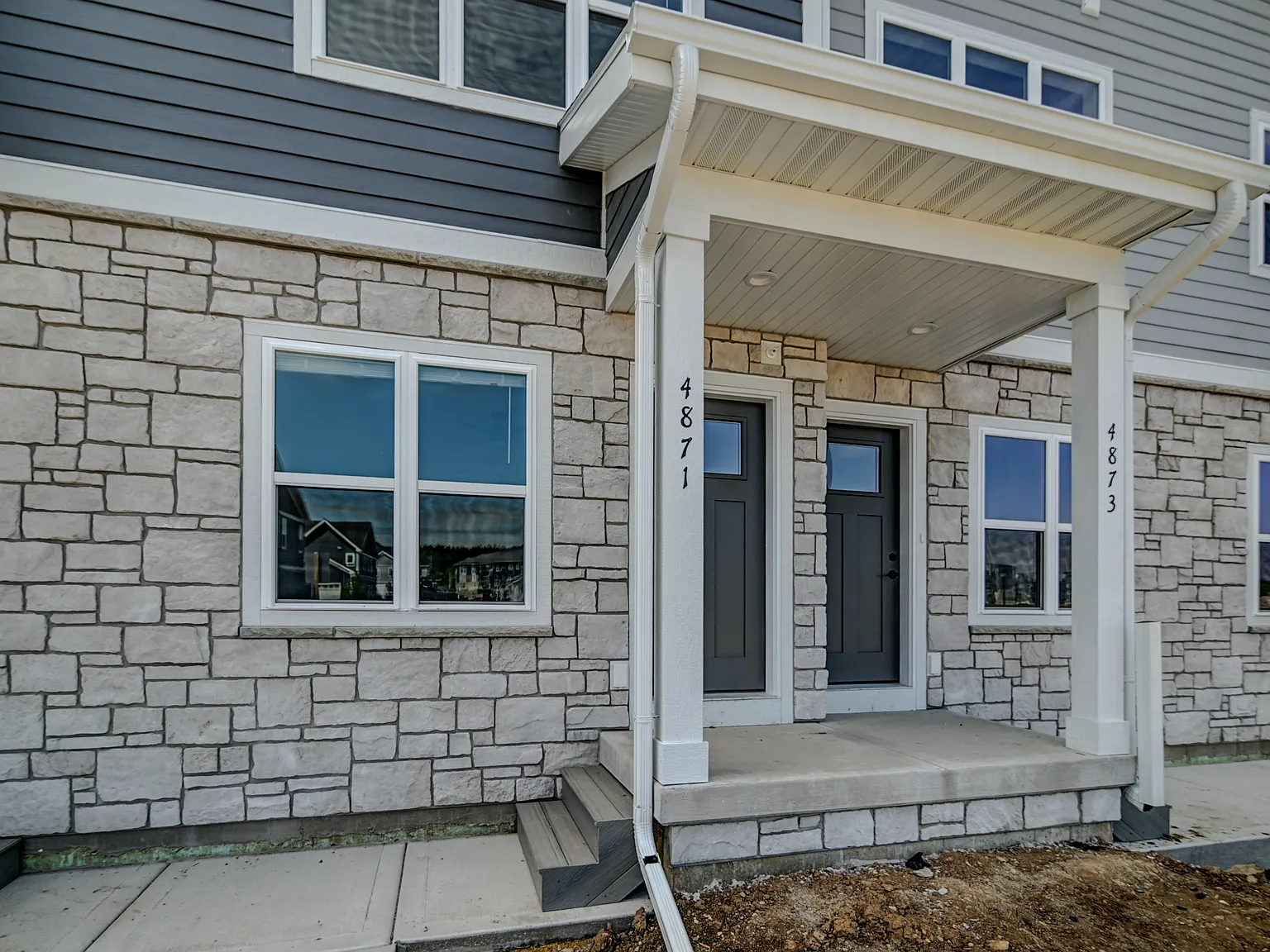 Lacy Townhomes - 4881 — Photo 3
