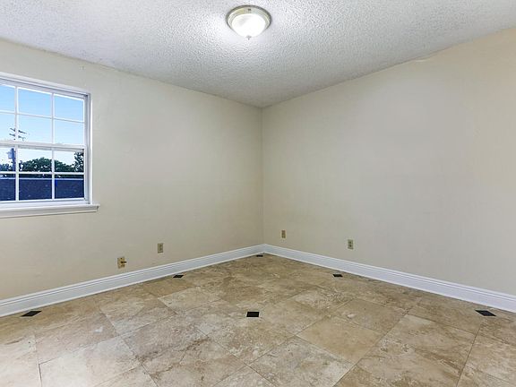 2nd image of 723 Adams St #101