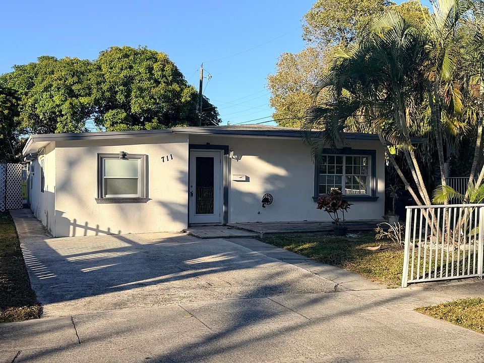 1st image of 711 Fernwood Drive