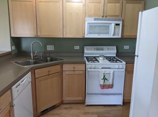 606 Fox Ridge Dr, Fox Lake, IL 60020