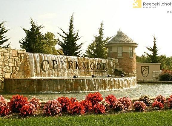 Creekmoor Offers: 108 Acre Lake | Golf | Hiking & Biking Trails