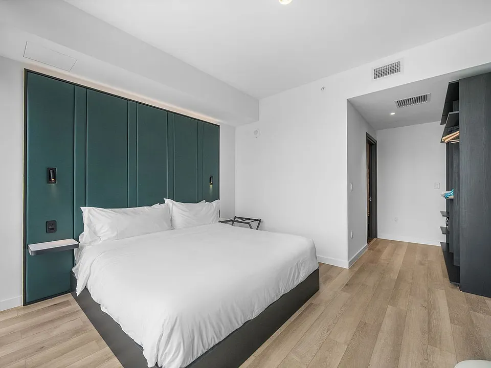 20 NE 11th St #40-ID1592932P