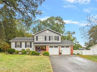 17 N Longview Rd, Howell, NJ 07731