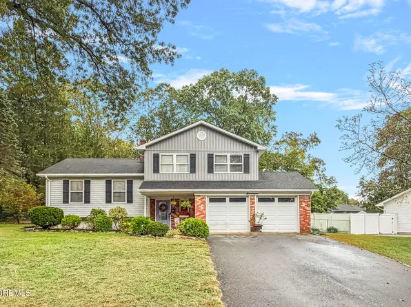 17 N Longview Road, Howell, NJ 07731