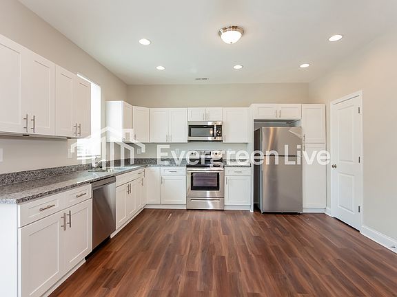 5th image of 8537 Colgate Cir