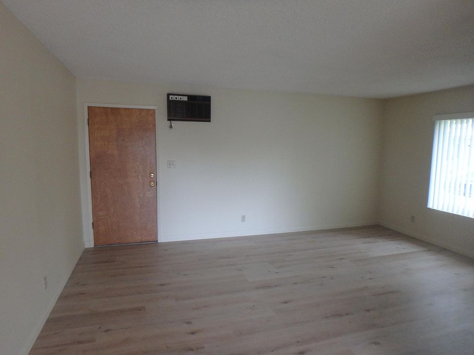 1st image of 215 N Myrtle Ave #D