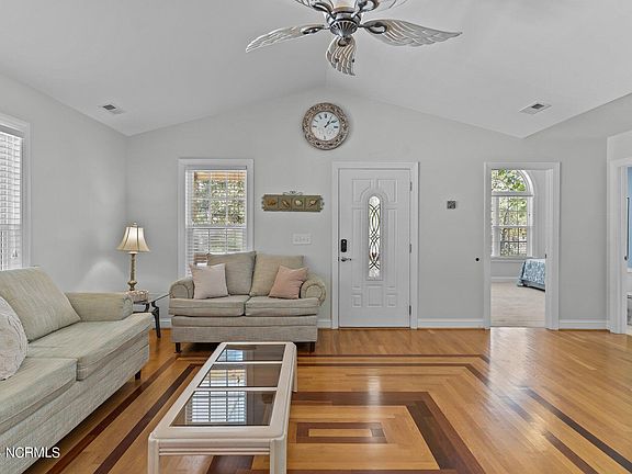 4th image of 155 NE 33rd Street