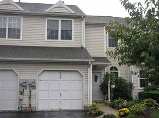 6258 Spring Knoll Dr, Harrisburg, PA 17111