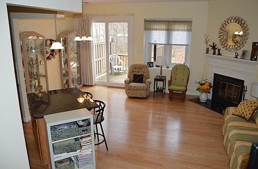 4th image of 18 Thayer Pond Dr #2