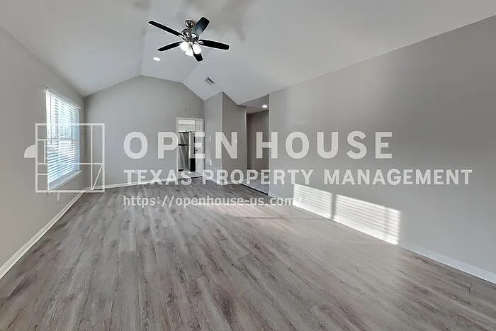 5419 Roserock Ln — Photo 3