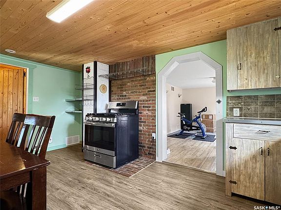 3rd image of 205 4th STREET E