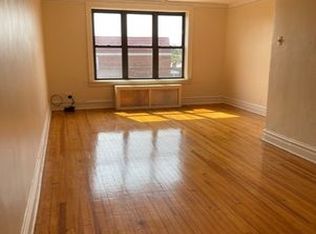28-04 47th St #3F, Astoria, NY 11103