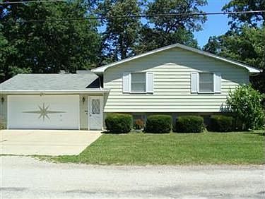 2nd image of 699 Woodside Ave
