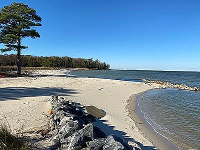 1st image of 422 Potomac Shore Dr