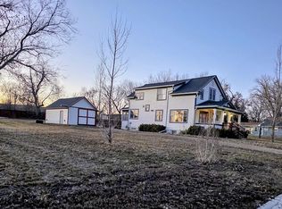 305 S Pleasant Ave, Fairview, MT 59221