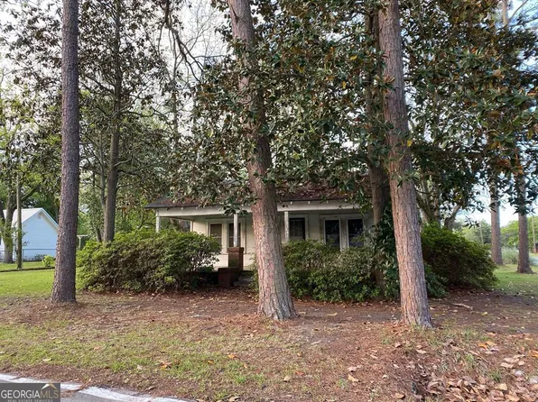 309 W Mendell Ave, Glennville, GA 30427