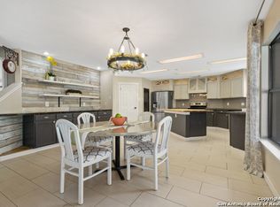 302 Whispering Oaks Dr, Adkins, TX 78101