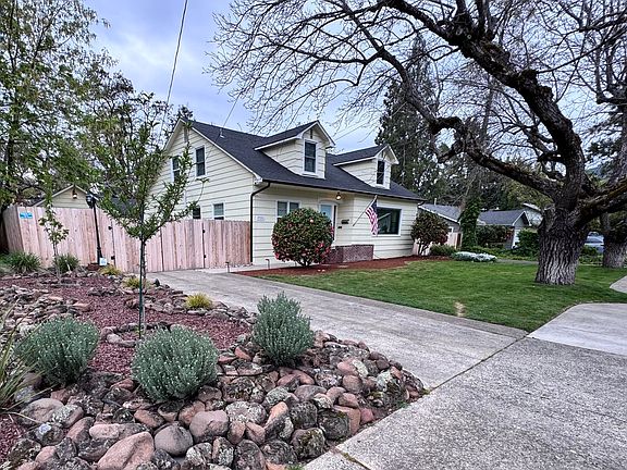 5th image of 736 NW 3rd St