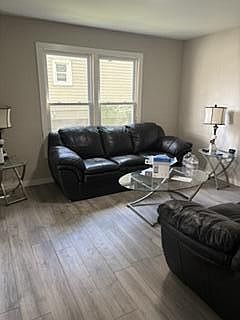 4th image of 926 Walnut STREET