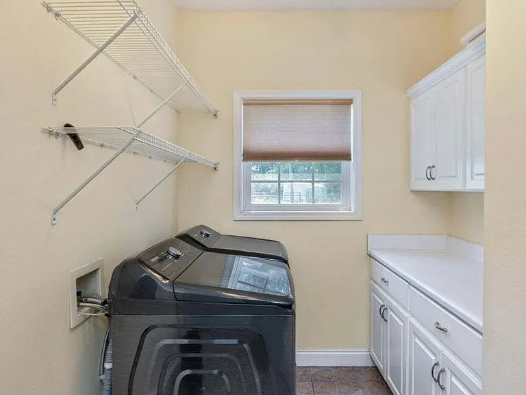322 Crescent Dr — Photo 17