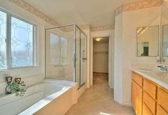 2nd image of 4815 Ebbtide Way