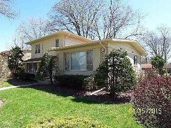 2nd image of 1122 Iowa St