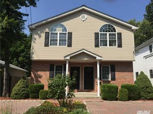 33B Yennicock Ave, Port Washington, NY 11050