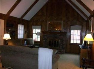 8305 Overton Dr, Raytown, MO 64138