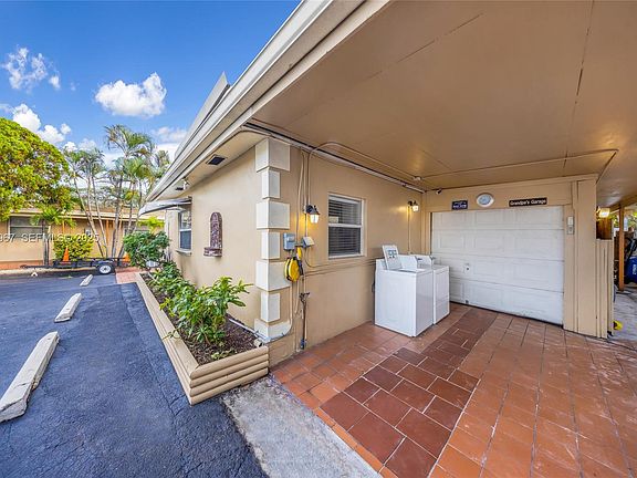 5th image of 6124 Pembroke Rd