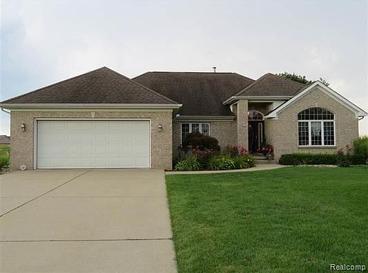 1st image of 9146 Woodridge Dr