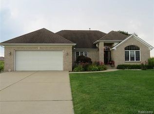 9146 Woodridge Dr, Davison, MI 48423