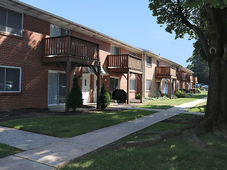 Springside Manor — Photo 8